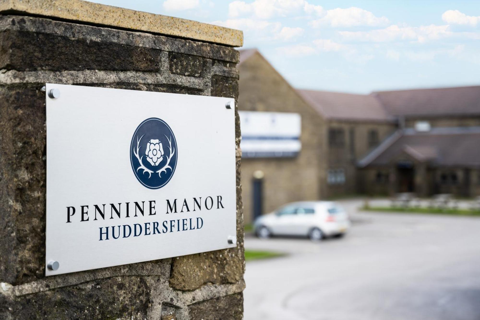 Pennine Manor Hotel Huddersfield Exteriér fotografie